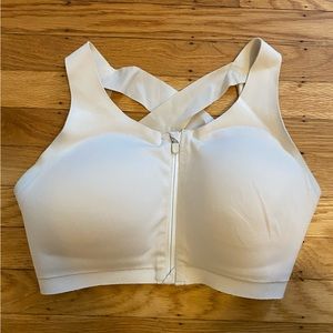 Lululemon 34E Enlite front zip Bra
